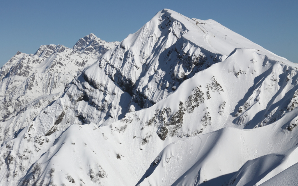 Mountains_in_Krasnaya_Polyana.jpg