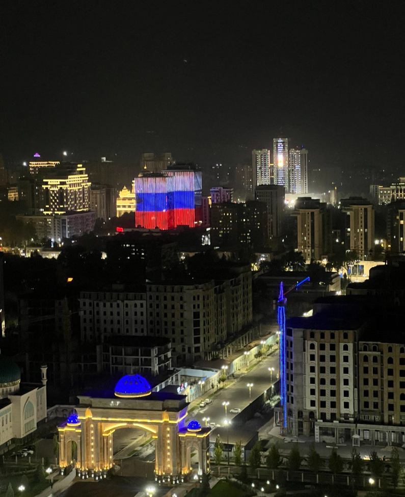 photo_5447315070745514426_y (1).jpg