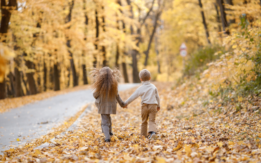 backside-photo-of-a-fashion-little-girl-and-boy-wa-2022-09-29-14-11-49-utc.jpg