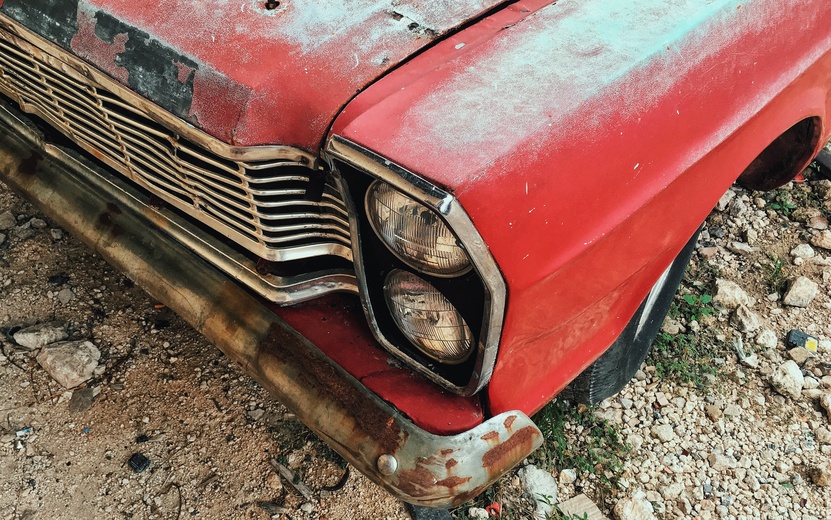 front-old-vintage-red-car (1).jpg