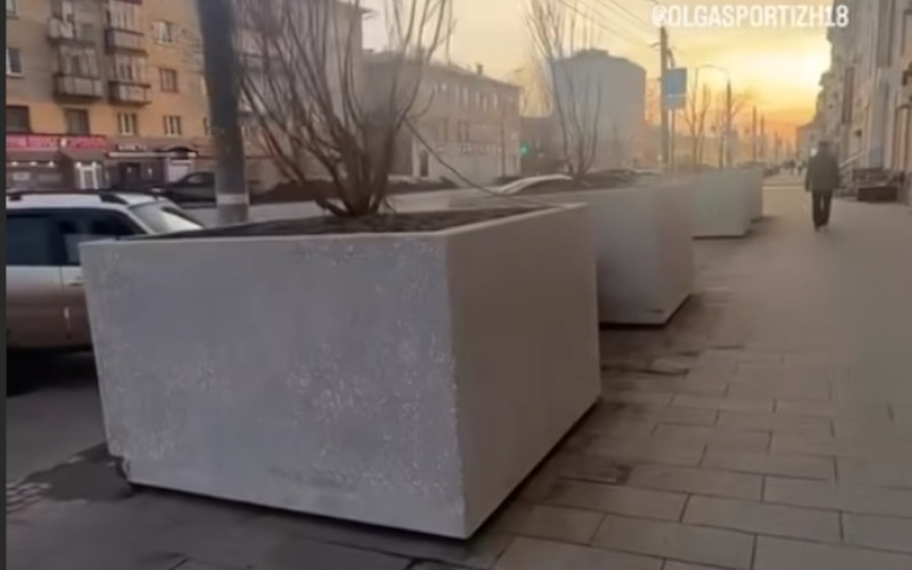 Клумбы Злой Ижевсчанин.jpg