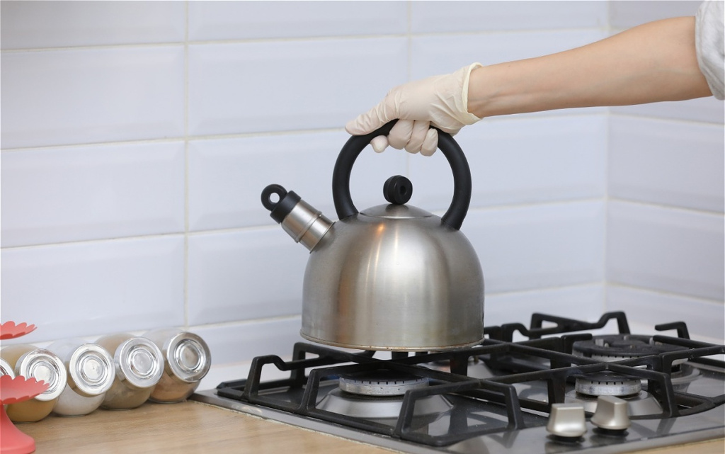 tea-kettle-on-the-stove-top-ready-to-boil-2026-03-10-03-07-50-utc (1).jpg