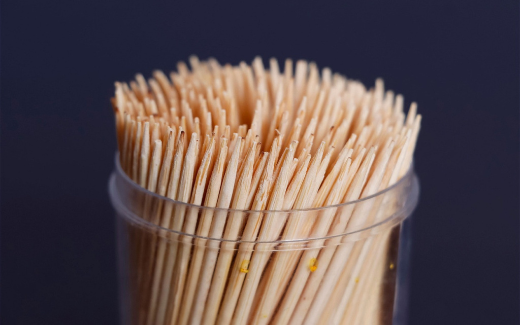pile-of-wooden-toothpicks-in-a-plastic-container-2026-03-18-09-48-15-utc (1).jpg