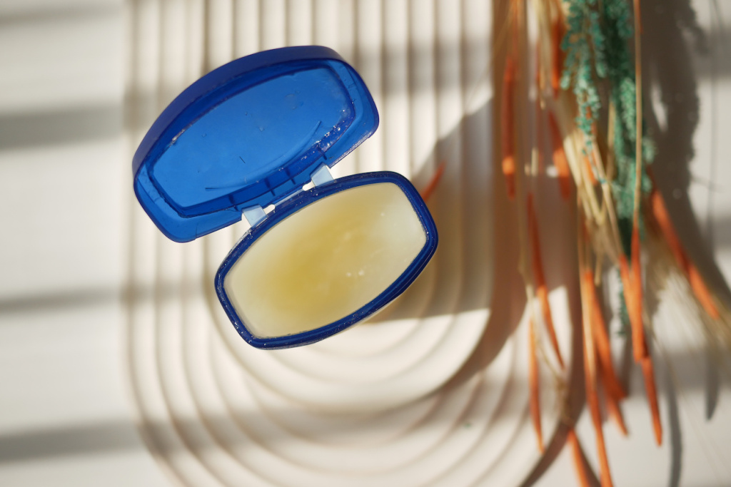 petroleum-jelly-in-a-open-container-with-sun-light-2026-03-16-06-29-06-utc.jpg