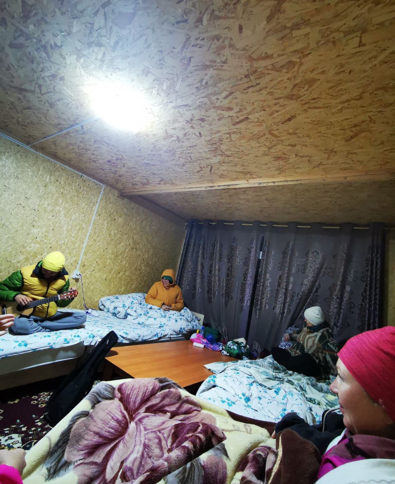 photo_5447315070745514469_y (1).jpg