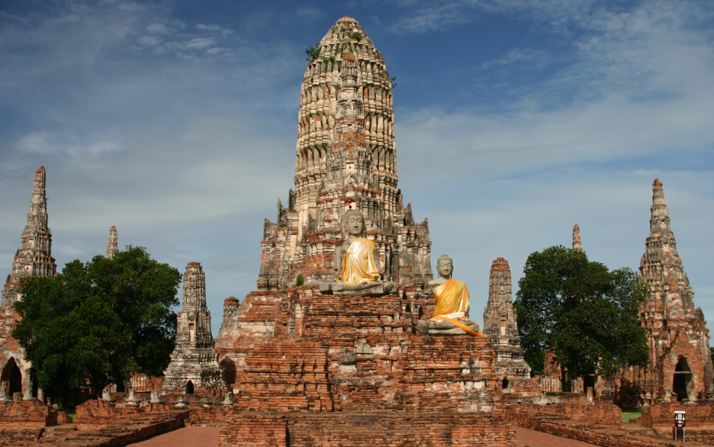 Ayutthaya_Thailand_2004 (1).jpg
