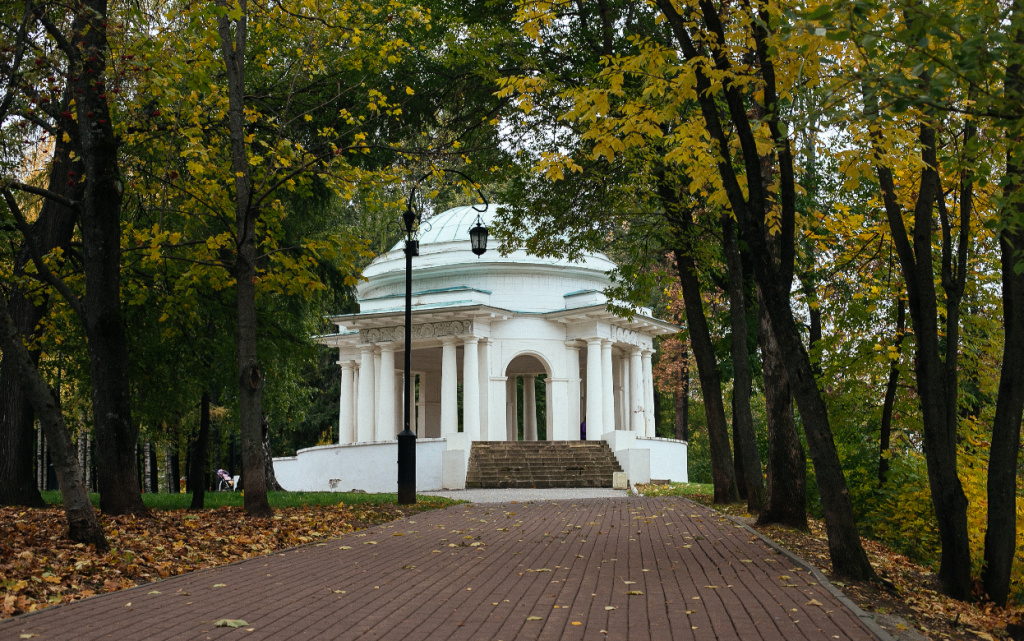 Da_svet_photo_вторая_ротонда_Александровского_сада_3 (1).jpg