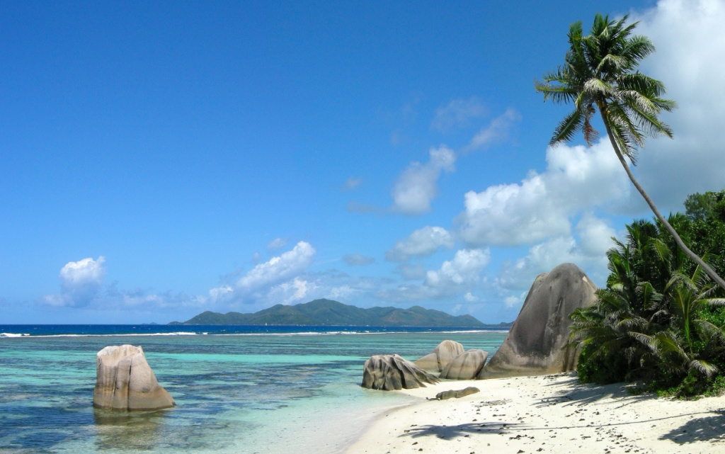 Anse_Source_d'Argent_2-La_Digue-crop (1).jpg