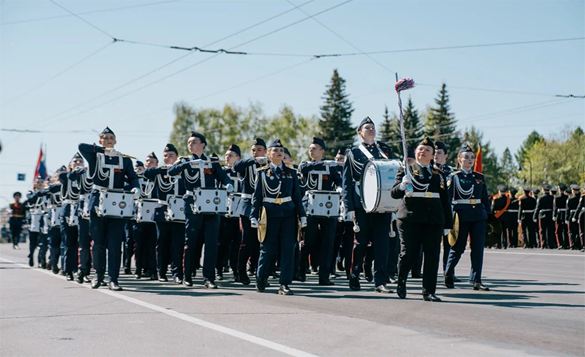 Парад Победы на улице Пушкинской в Ижевске в 2023 году