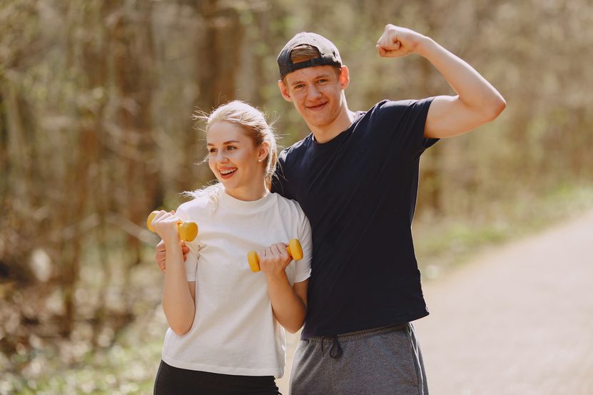 sports-couple-training-summer-forest.jpg