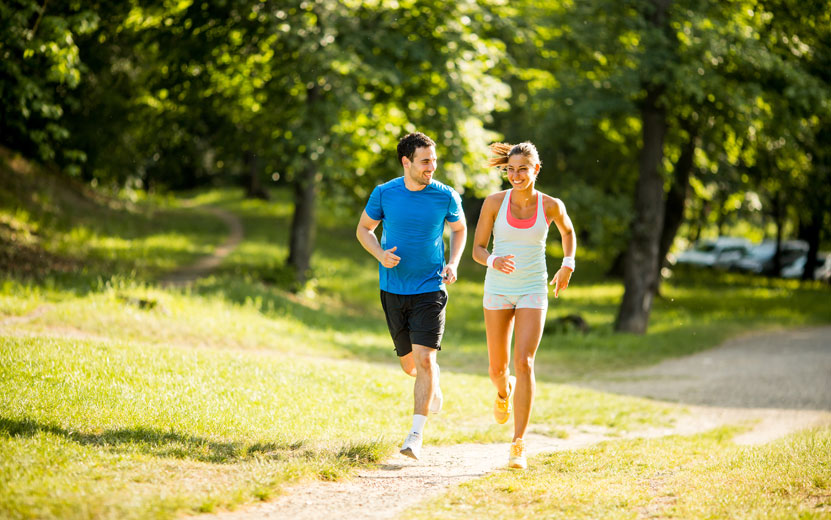 young-couple-running-2023-1.jpg