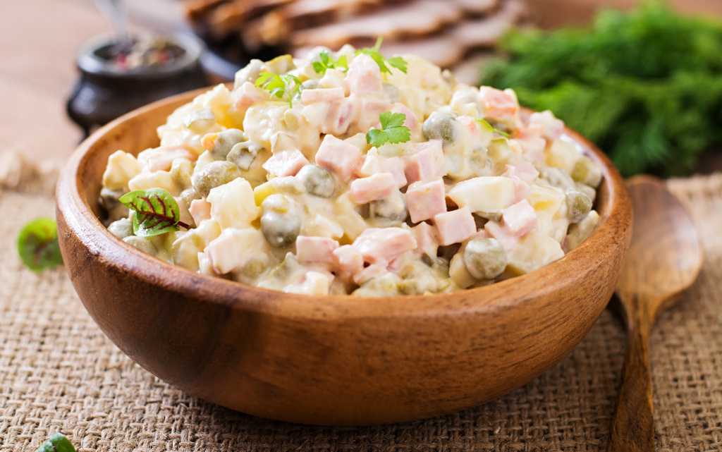 tradicionnyi-russkii-salat-oliv-e (2).jpg