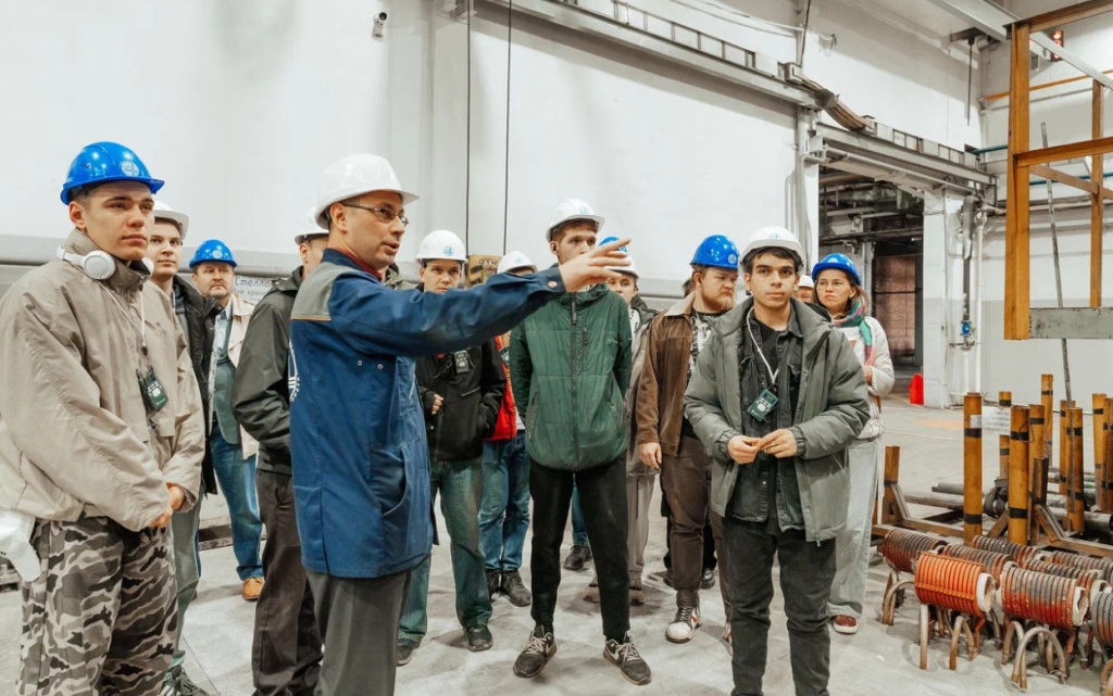 _Экскурсия ИжГТУ сайт 3 B8414.jpg