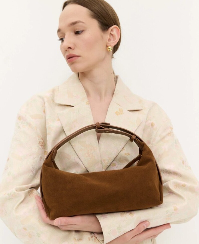 ella2025-11-1 16-1-59.jpg