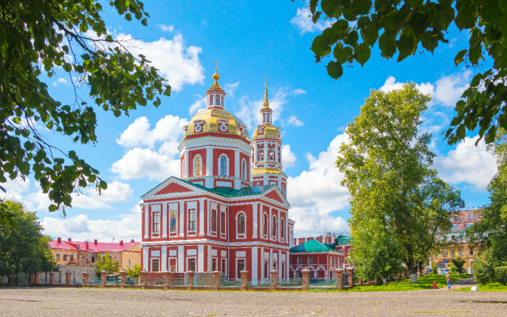 Вид_на_Спасский_собор._Киров (1).jpg