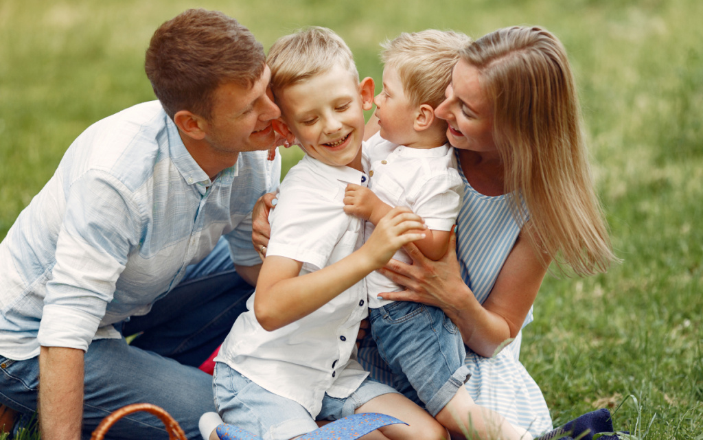 milaa-sem-a-igraet-na-letnem-pole (1) (1).jpg milaa-sem-a-igraet-na-letnem-pole (1) (1).jpg