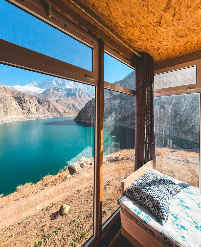 photo_5418387705794000999_y (1).jpg