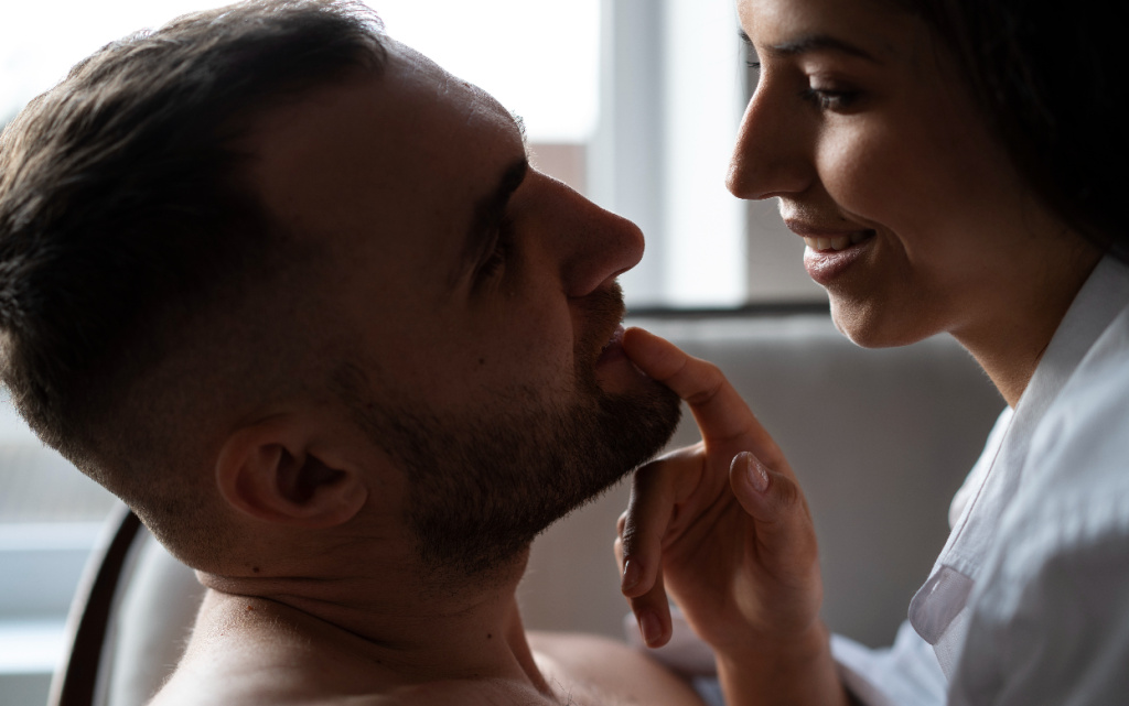 young-couple-shearing-their-intimacy-moments (1).jpg