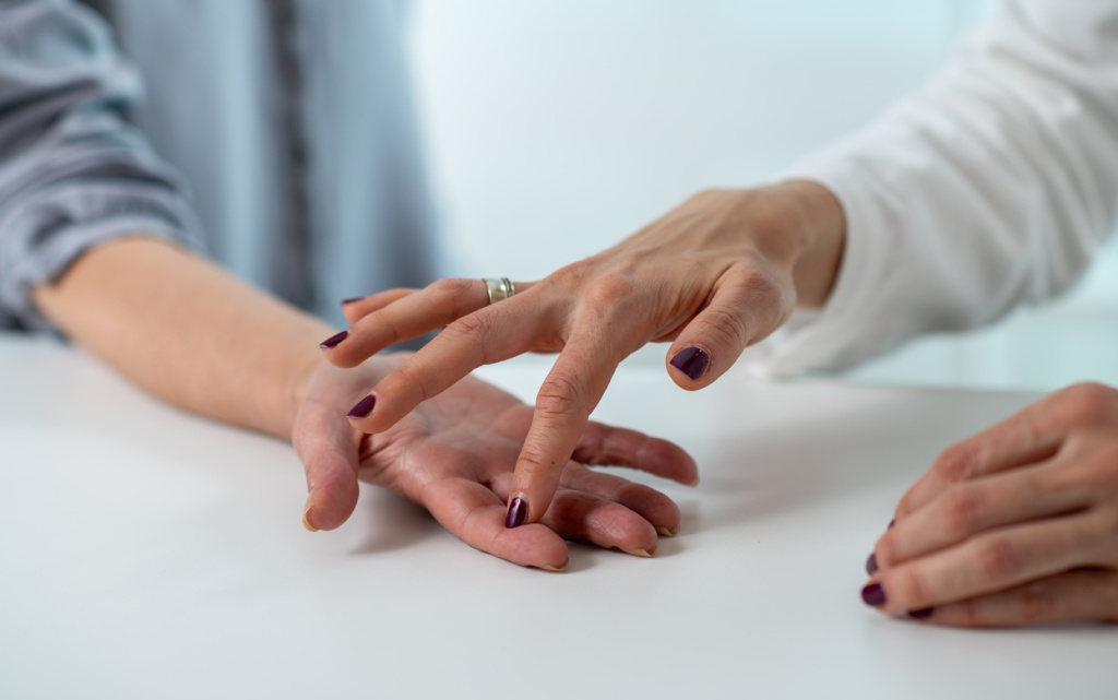close-up-examination-of-a-senior-womans-wrist-to-d-2026-03-10-04-00-32-utc (1).jpg