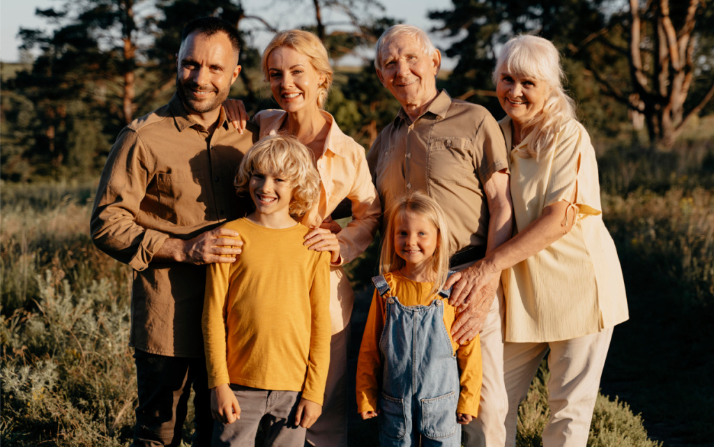 sem-a-srednego-kadra-poziruet-vmeste (1).jpg