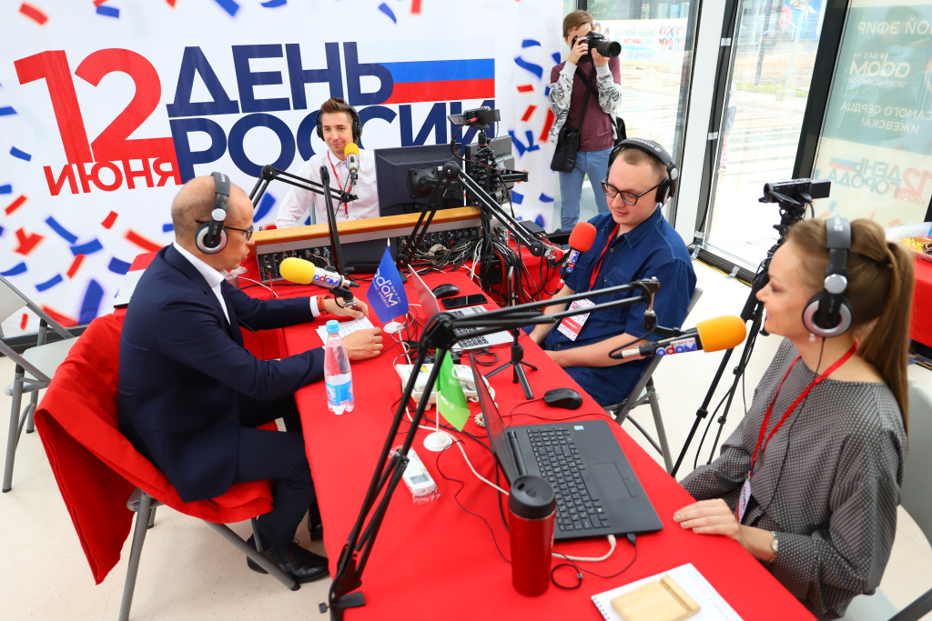 Адам площадка Маша.JPG
