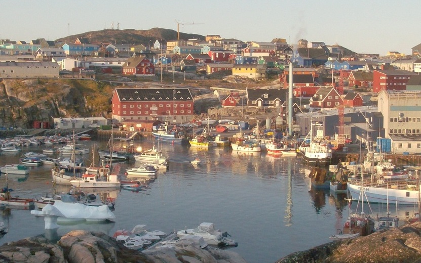 Greenland_1,_Harbour_of_Ilulissa (1).jpg