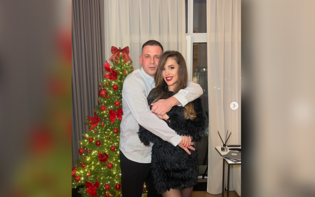 Анна Бузова