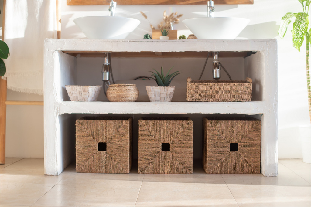 neutral-bathroom-vanity-with-rattan-baskets-and-pl-2026-03-17-08-18-58-utc.jpg
