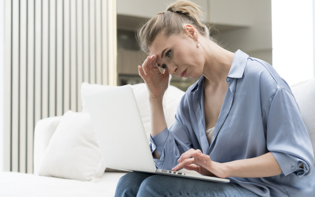 medium-shot-woman-working (1) (1).jpg