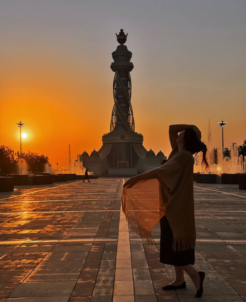 photo_5420608397159562551_y (1).jpg