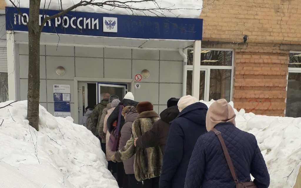 Пенсионеры в согробах.jpg