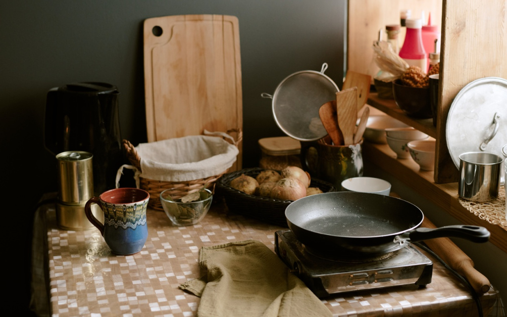 cooking-still-life-with-frying-pan-and-ingredients-2026-01-09-11-08-41-utc (1).jpg