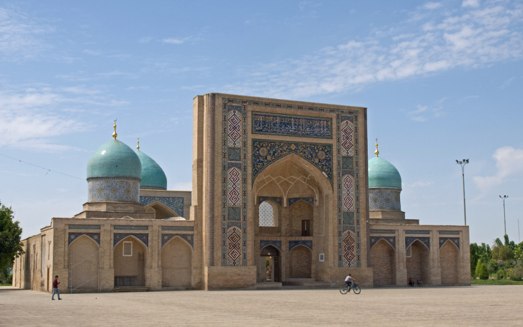 Barakhan_Madrasah_Tashkent (1).jpg