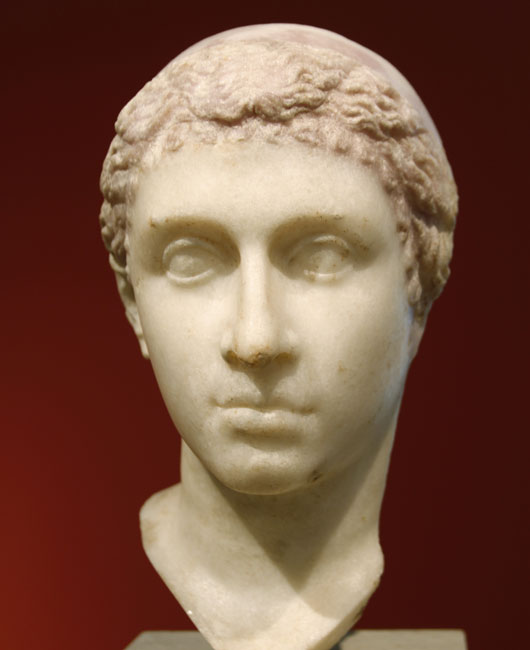 Bust_of_Cleopatra_VII_-_Alt.jpg