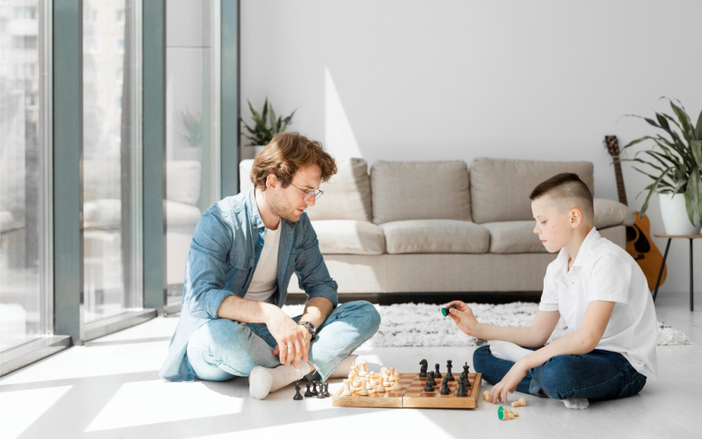 repetitor-ucitsa-igrat-v-sahmaty (1).jpg