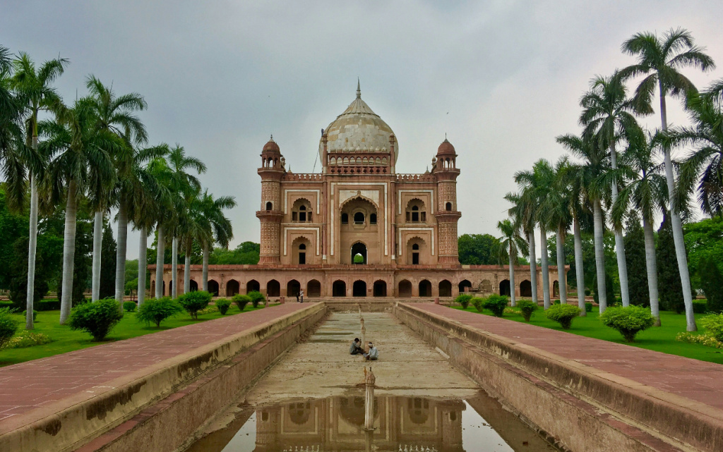 tarun-anand-giri-CMhbSyGl1Fs-unsplash (1).jpg