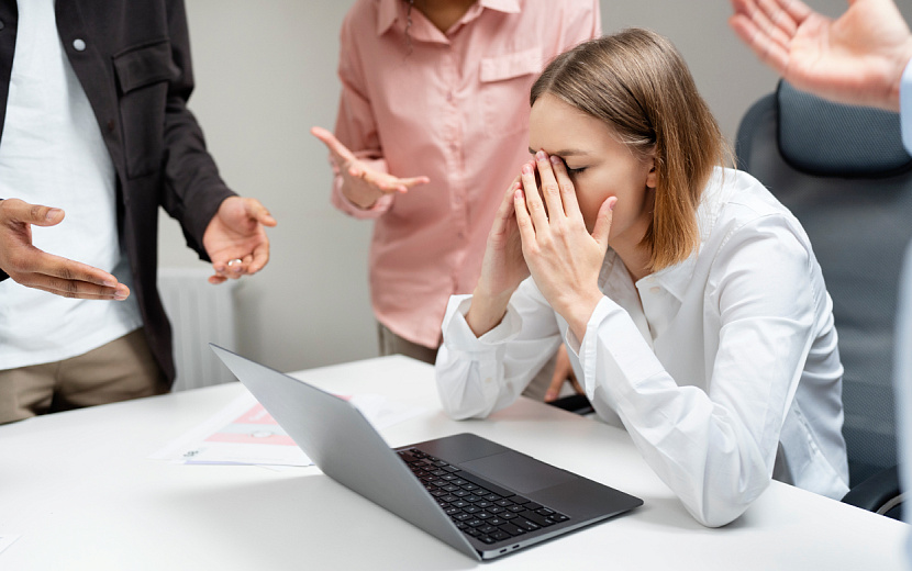 Рассказываем об эффективных техниках подавления гнева и тревоги на работе. Фото: Freepik.