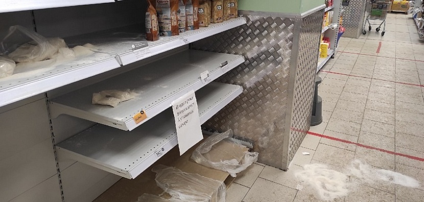В некоторых магазинах за сахар идут настоящие битвы, автор: Евгения Перевощикова