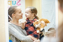 В России могут убрать ограничения на стаж по уходу за детьми