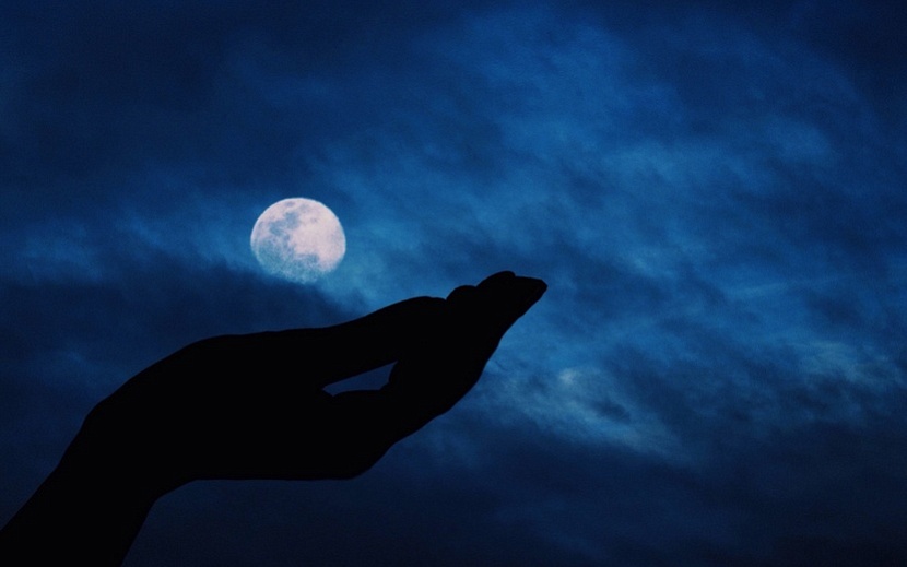 Сила полной луны вдохновляет на заботу о себе и близких. Фото elements.envato.com