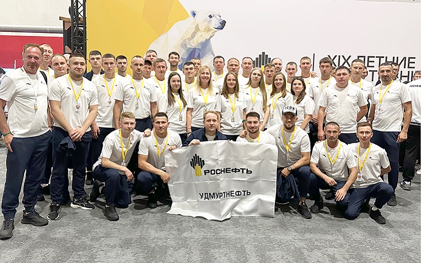 Спортивная команда «Удмуртнефти» в финале летних спортивных игр «Роснефти». Фото: ПАО «Удмуртнефть» им. В. И. Кудинова