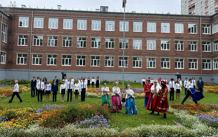 Линейка в лицее № 14. Фото: Татьяна Яворская