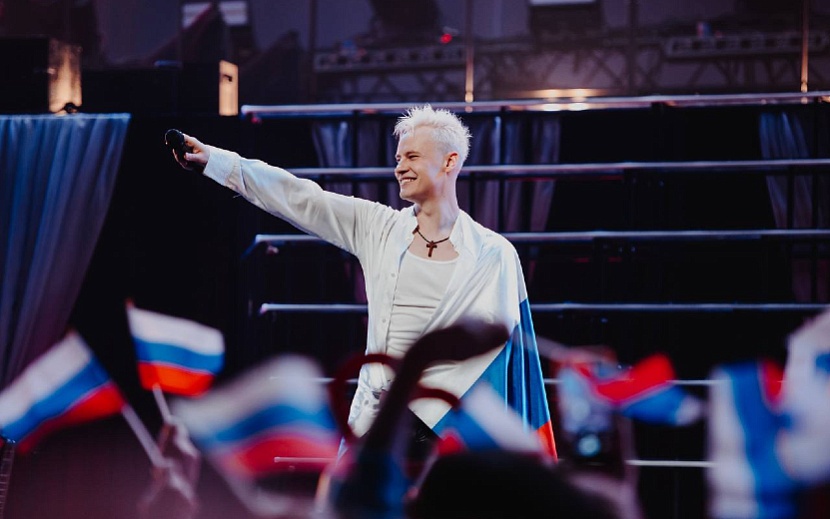 Артист считает, что его вокал посредственный. Фото: соцсети Шамана