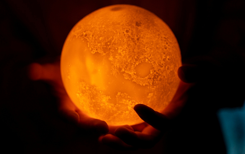 Полнолуние располагает расслабиться и помечтать о денежках... Фото: freepik