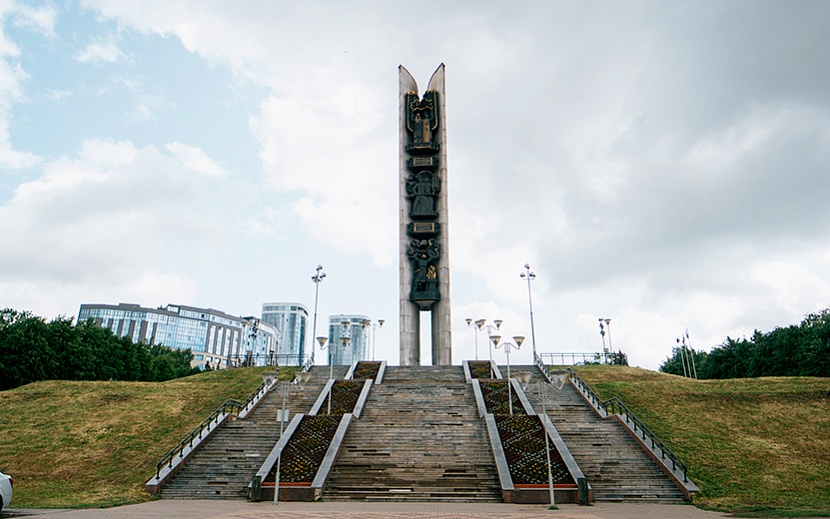 Монумент «Навеки с Россией» в Ижевске. Фото: Мария Бакланова