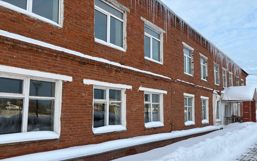  В Шаркане подрядчик приступил к демонтажу внутренних помещений будущей обновленной библиотеки. Фото: пресс-служба главы и правительства Удмуртии