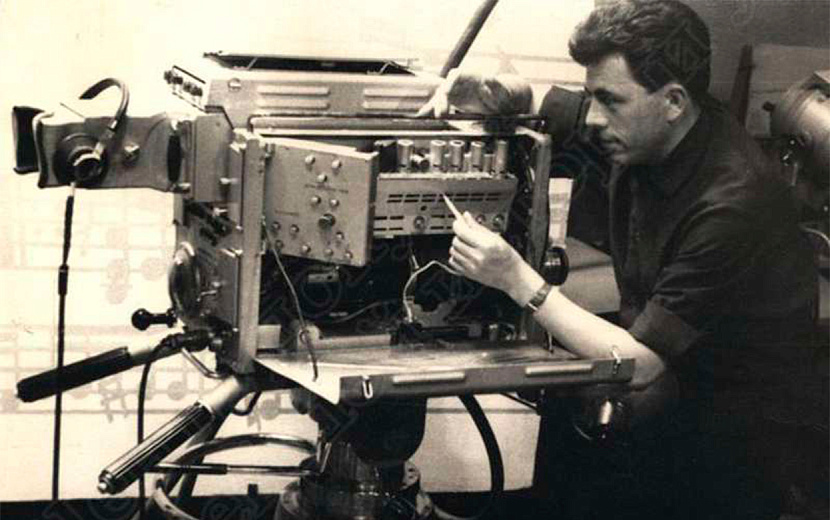 На снимке инженер ижевского телецентра Пушкарев. 1970 год. Фото: Госархив Удмуртии