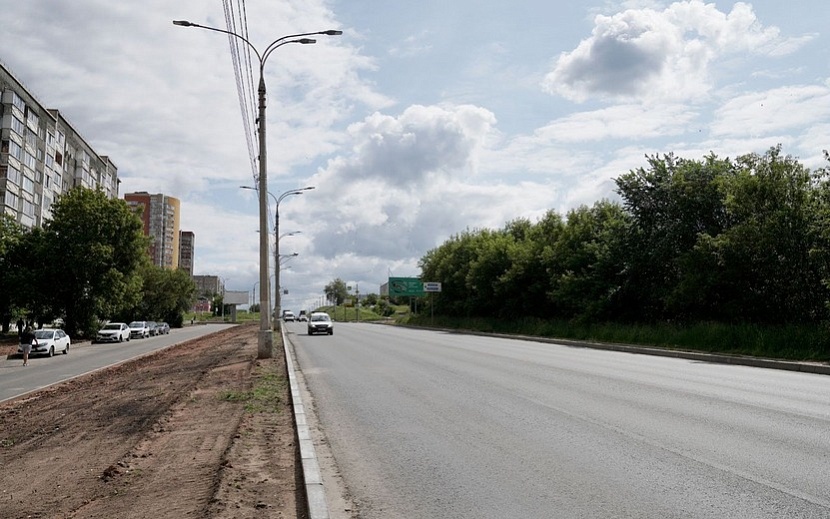 Улицу Чугуевского начали обновлять весной. Фото: Мария Бакланова
