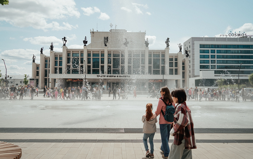 Центральная площадь и набережная – самые притягательные места для туристов в Ижевске, уверены ижевчане. Фото: Мария Бакланова 