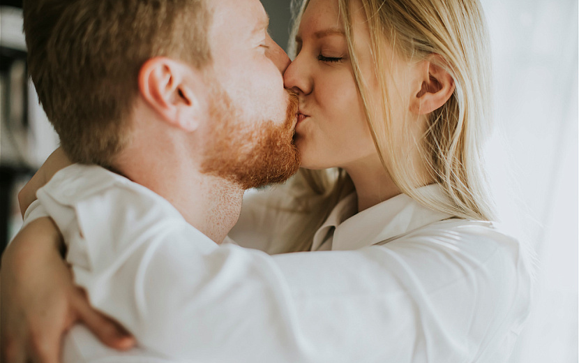 Поцелуй – один из главных маркеров проблем в отношениях. Фото: Envato Elements